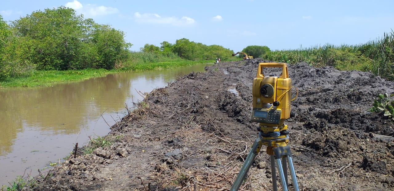 Caño Ciego después de la intervención donde se ve el cuerpo de agua sin maleza